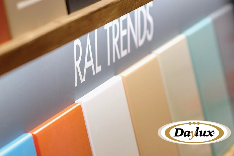 Inter lac, Boje per mobilie druri, llak per tavolina dhe karrige Durres, llak rezistent ndaj temperaturave te larta, perfundim me shkelqim per dru, lyerje profesionale per dru Durres, llak mat per mobilie moderne Tirane 